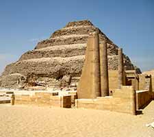 Piramide escalonada de Saqqara